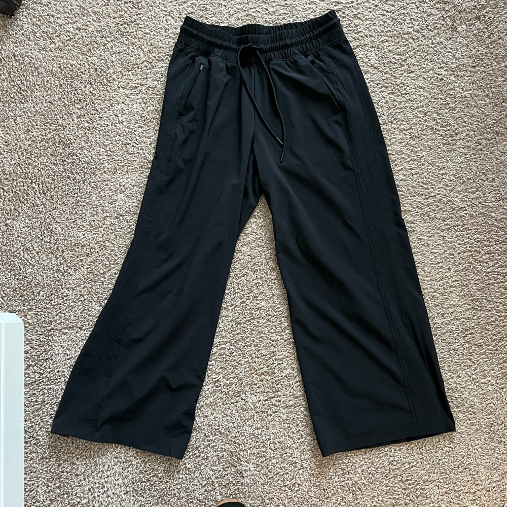 Wide leg, cropped Athleta pants